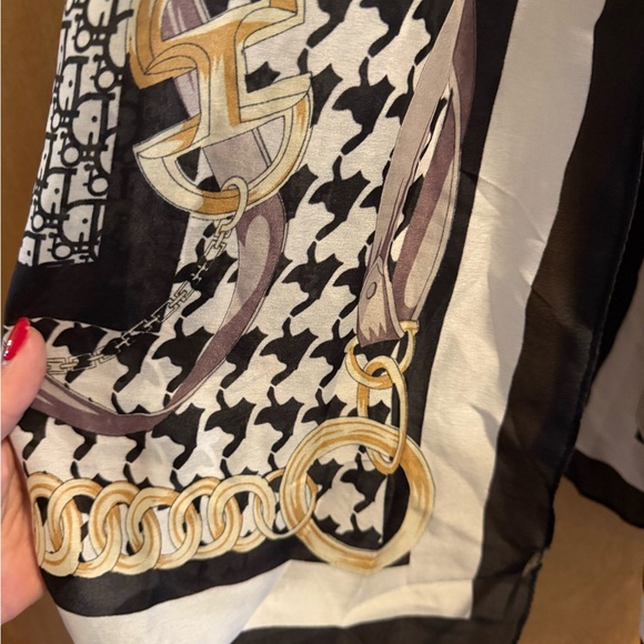 NWT Renshun 100% Silk scarf/wrap - Picture 2 of 5